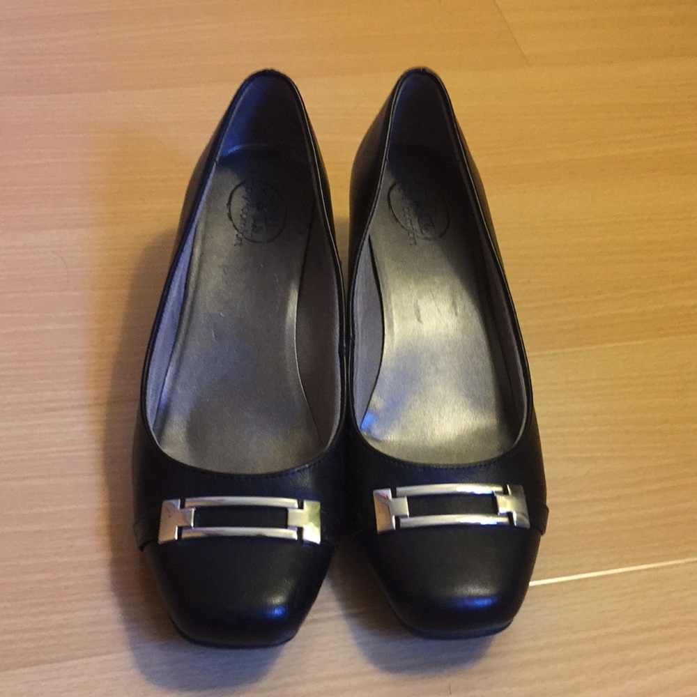Black silver buckle wedges